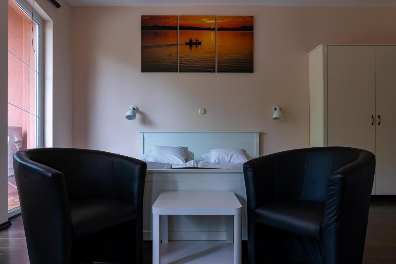 Accomo Apartmanhaz Siófok Extérieur photo